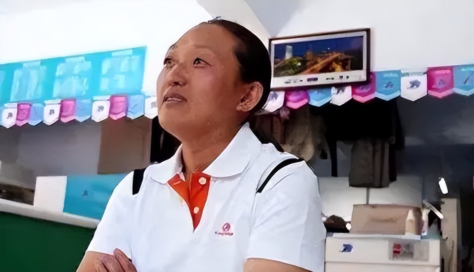 妻子去世的举重冠军举了多少_举重选手为了亡妻而战_举重冠军病死