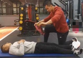富婆健身房电视剧1集_富婆拿下健身私教_富婆看上健身房私教