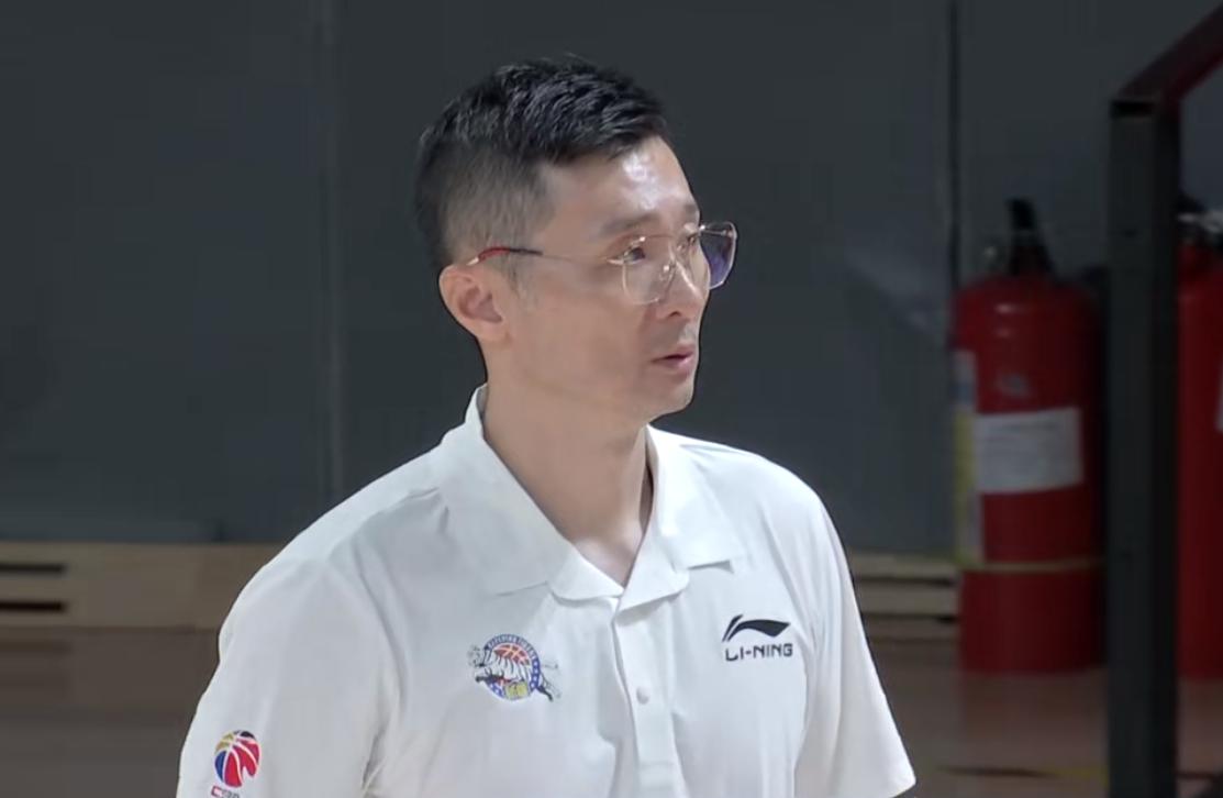 篮球规则判罚夺权是犯规吗_篮球规则夺权犯规_篮球夺权判罚规则是什么