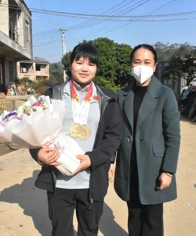 举重冠军的问候_问候举重冠军的句子_举重冠军口语