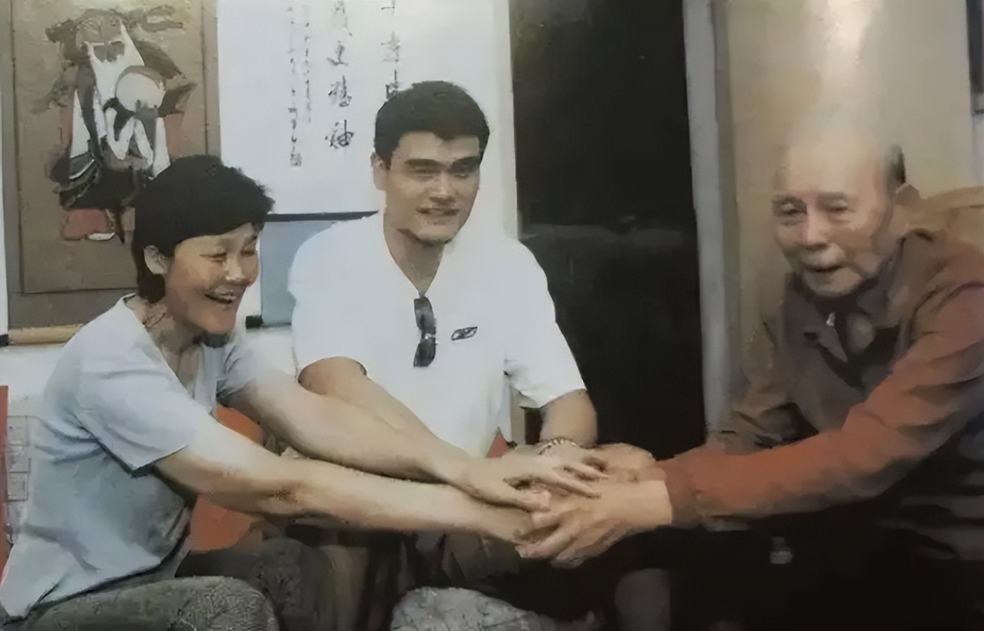 篮球联赛冠军是谁_篮球赛冠军_篮球联赛的冠军是谁
