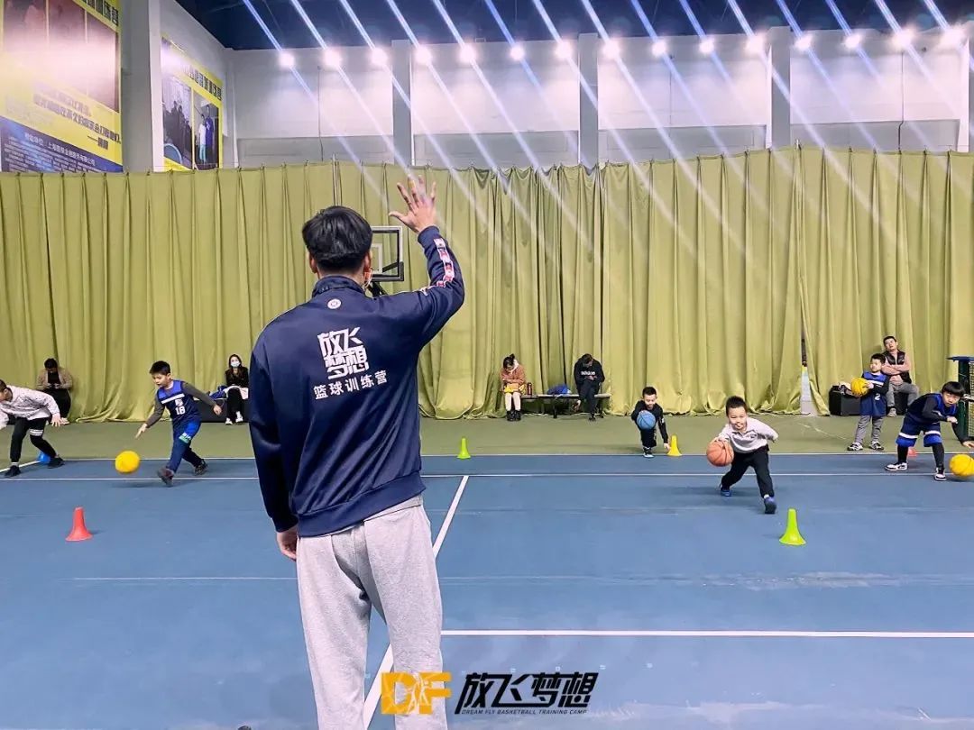 科比篮球教学中文解说_科比篮球比赛视频教学视频_科比打篮球技巧教学反思