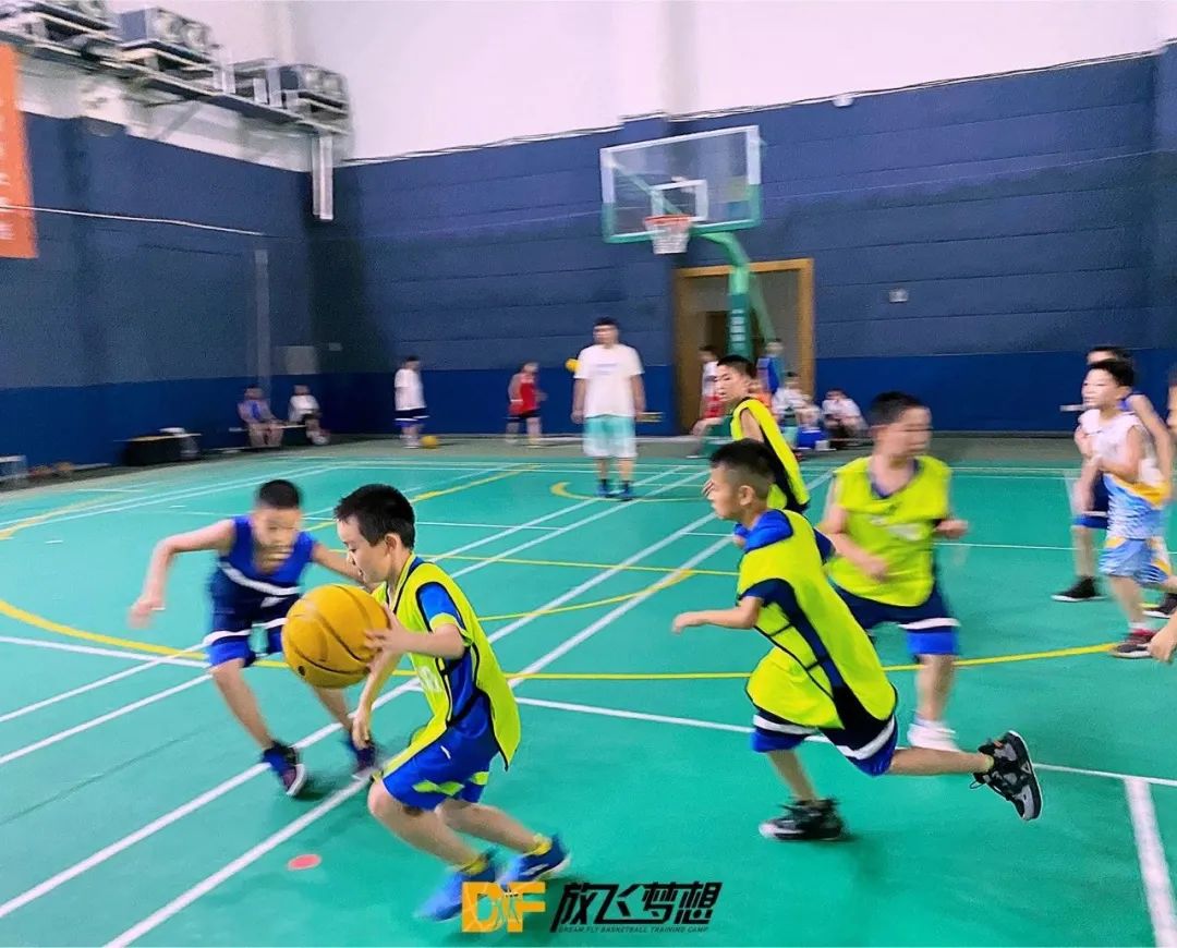 科比打篮球技巧教学反思_科比篮球比赛视频教学视频_科比篮球教学中文解说