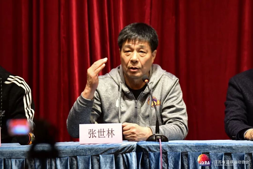 篮球规则裁判_小篮球规则与裁判规则视频_篮球裁判犯规视频