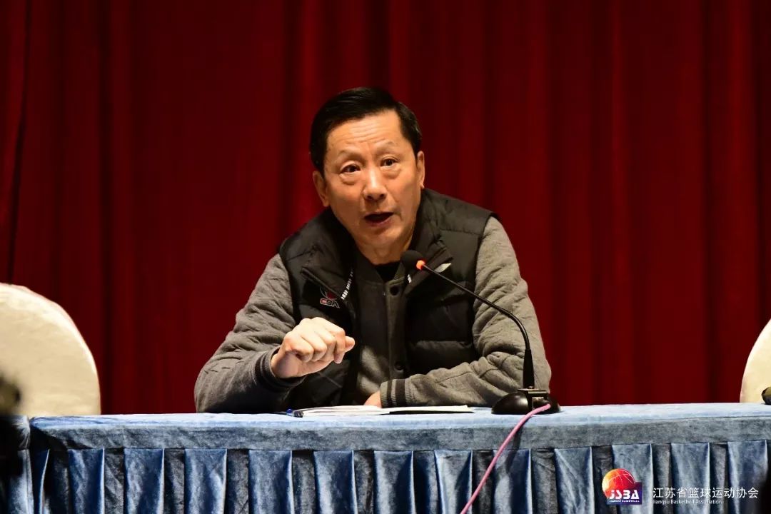 篮球规则裁判_篮球裁判犯规视频_小篮球规则与裁判规则视频