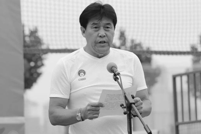万达大连足球队得了几个冠军_万达大连足球_大连万达足球队领队是谁