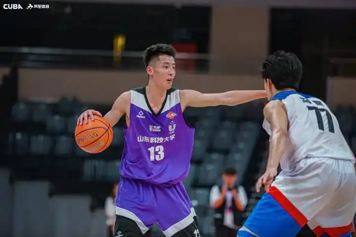 潍坊小伙谢立石成CBA选秀大会新星，开启