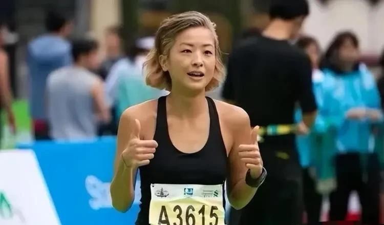 明星熬夜后健身_健身熬夜的坏处_熬夜之后健身容易猝死吗