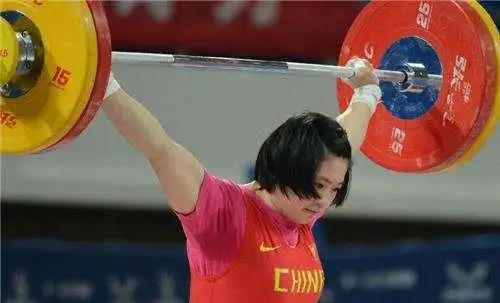 举重女子冠军黄世界是哪里人_世界举重冠军黄欢_女子世界举重冠军黄