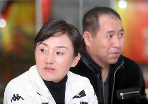 世界举重冠军黄欢_女子世界举重冠军黄_举重女子冠军黄世界是哪里人